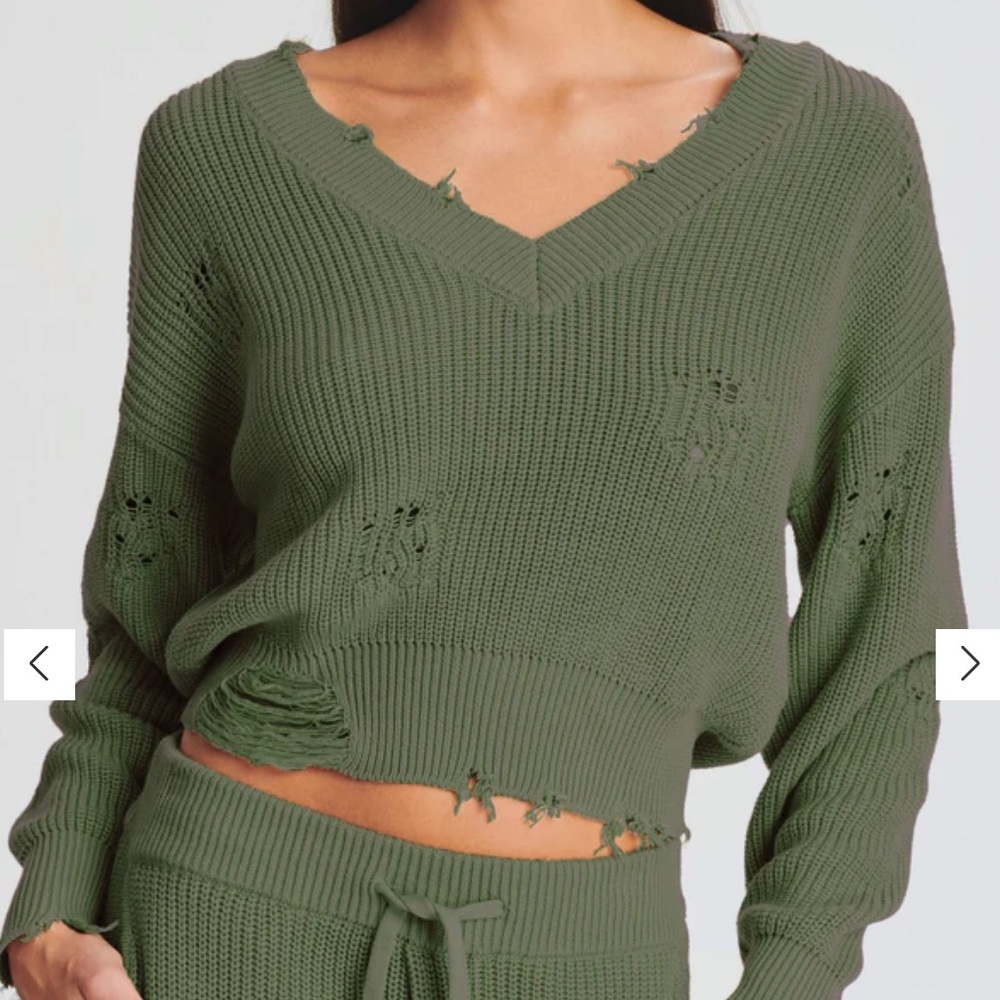 SER.O.YA XS Syd Distressed V Neck Sweater EUC - Picture 2 of 6